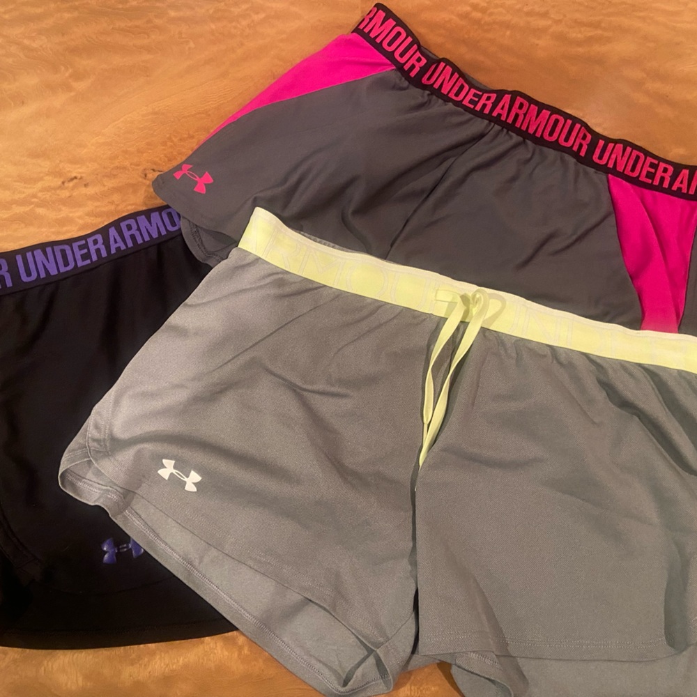3 Pack of Under Armour shorts.